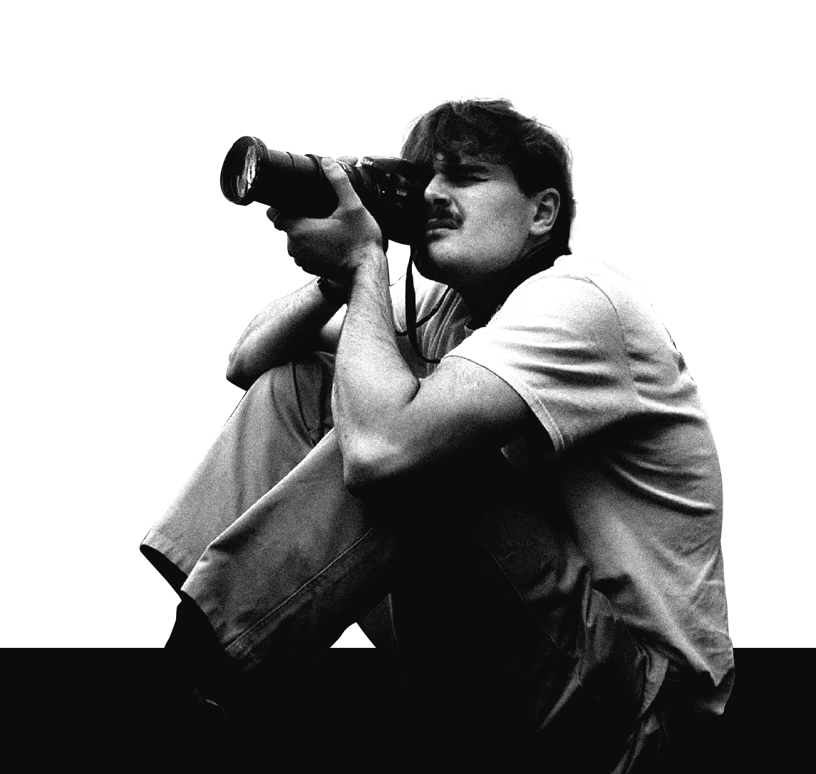 Aaron Photographin an event